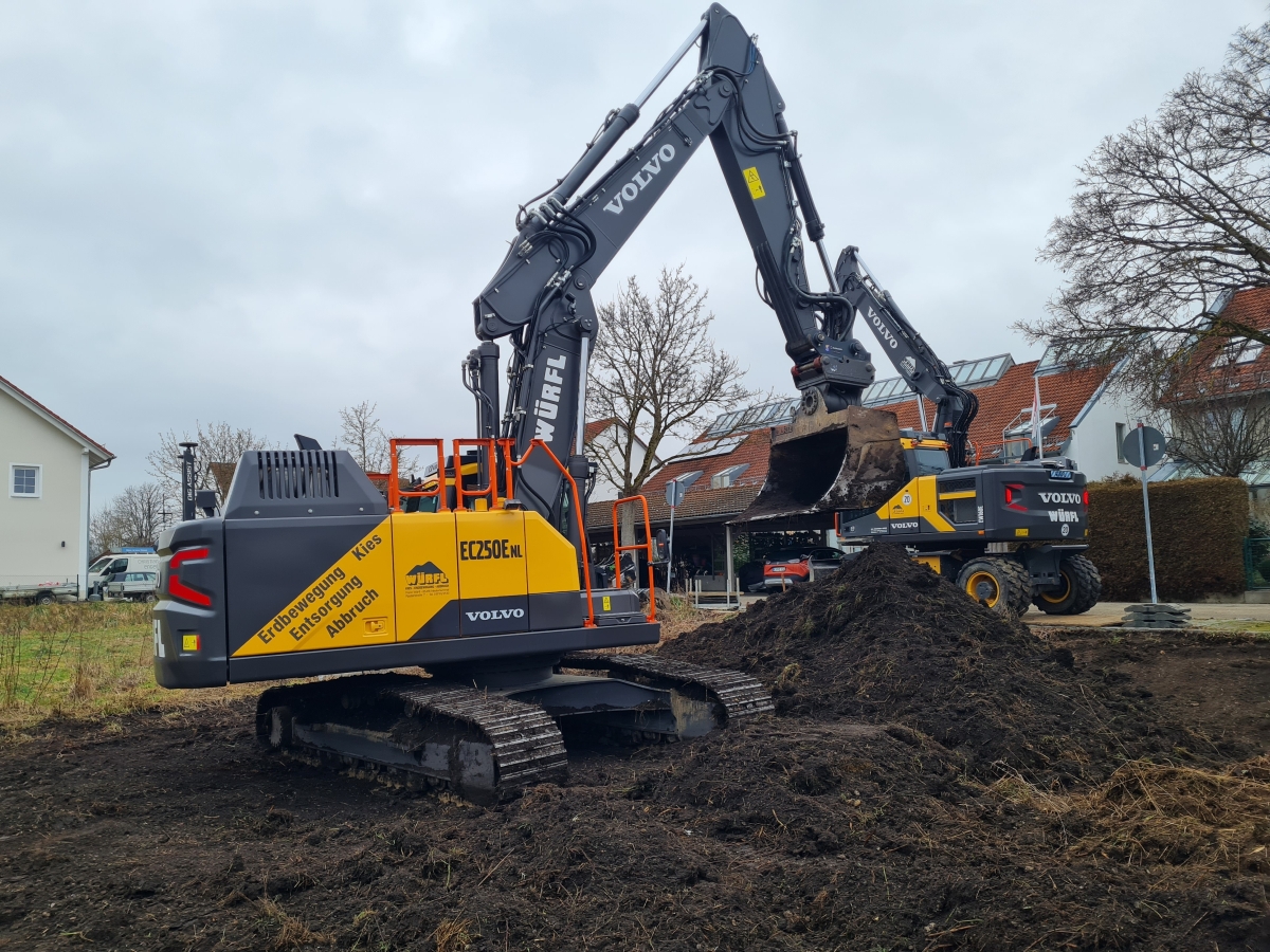 Beispielbild für unseren Fuhrpark: Bagger auf Baustelle